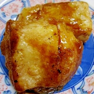 揚げた焼餅の蜂蜜醤油